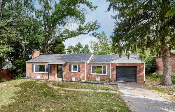 153 Signal Hill DR, St Louis, MO 63121