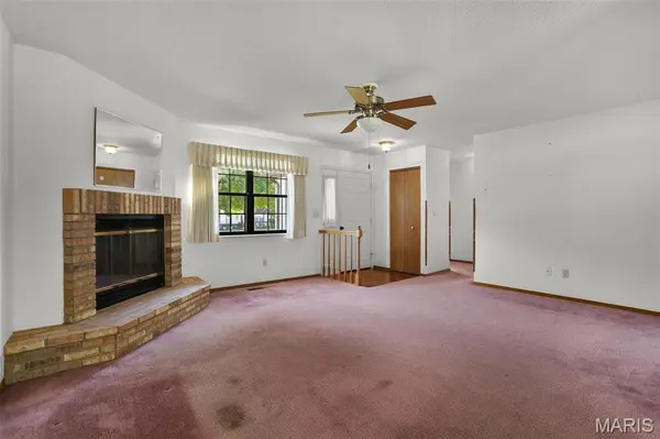 17 Rabbit Trail DR, Washington, MO 63090