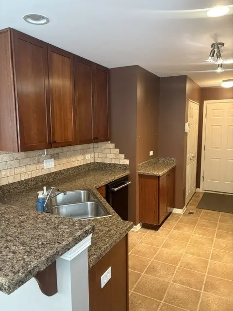 1473 Yosemite CIR, Crystal Lake, IL 60014