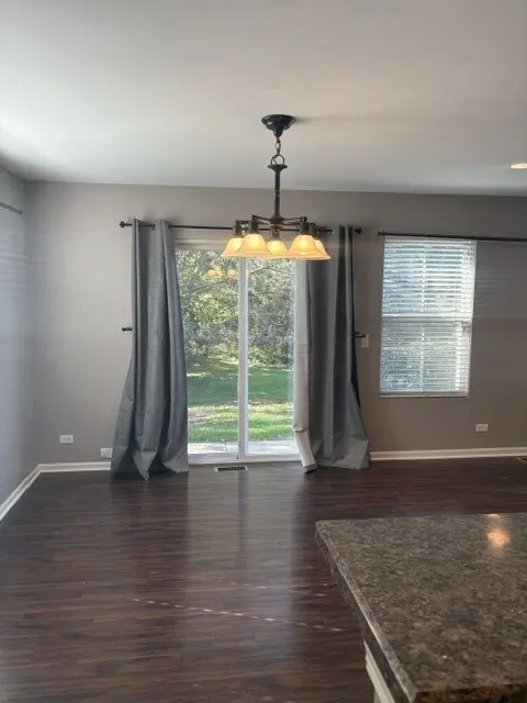 1473 Yosemite CIR, Crystal Lake, IL 60014
