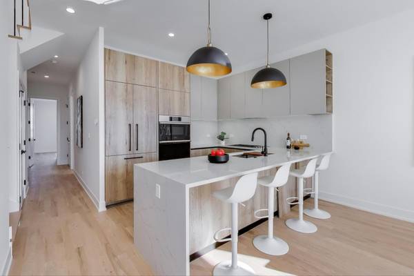 5428 N Winthrop AVE #202, Chicago, IL 60640