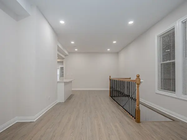 7145 S Ingleside AVE, Chicago, IL 60619
