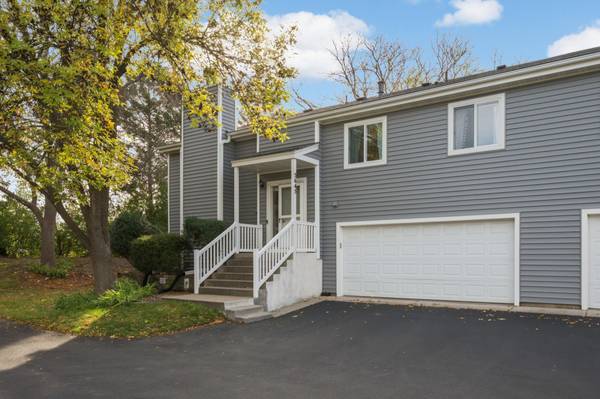 5645 Pompano DR, Minnetonka, MN 55343