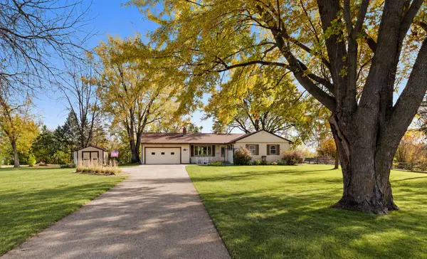 608 E 2nd ST, Waconia, MN 55387