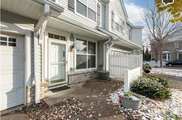 3033 Chamberlin ST N #7, Maplewood, MN 55109