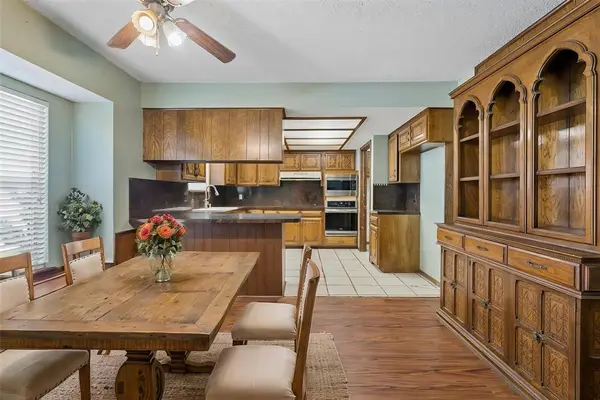 145 W Meade DR, Yukon, OK 73099