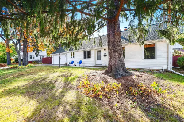 112 E WHITNEY ST, Green Bay, WI 54301-2952