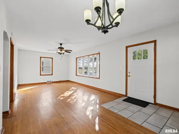 1516 S 3RD ST, Pekin, IL 61554