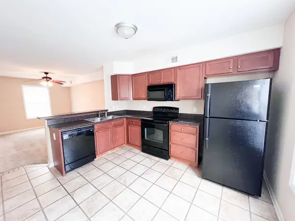 772 Cherrybark Ln #E, Clarksville, TN 37040