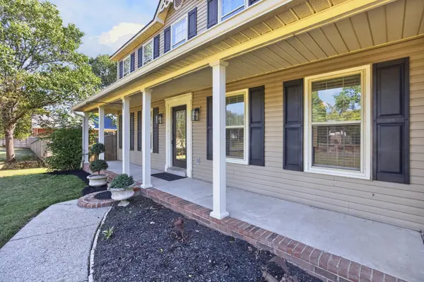 2407 Riverstone Dr, Murfreesboro, TN 37128