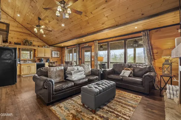 1625 Bear Claw Way, Sevierville, TN 37862