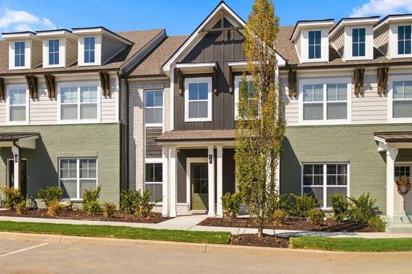 348 Twig PVT Ct, Hendersonville, TN 37075