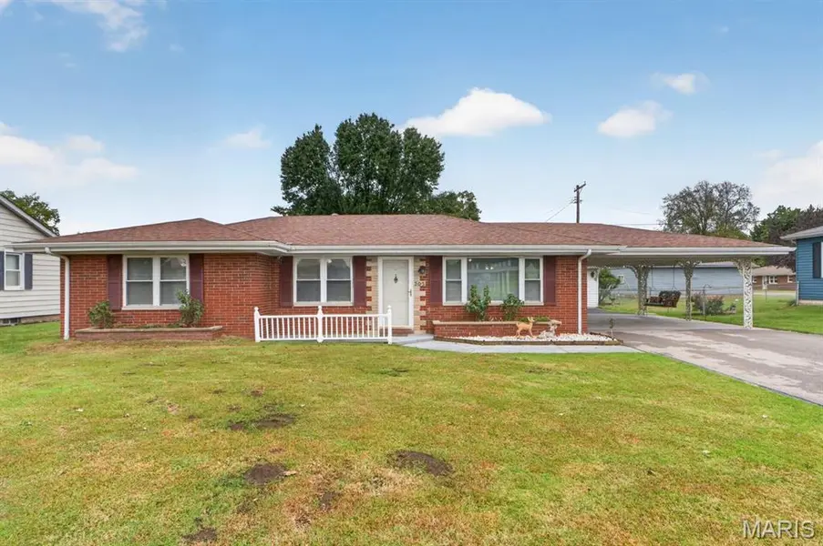 305 W Lincoln AVE, Caseyville, IL 62232