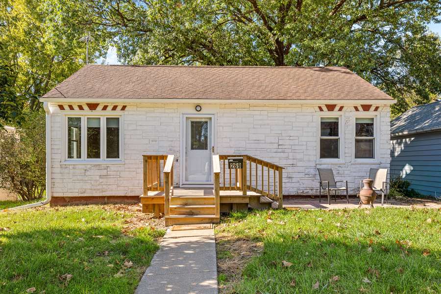 269 21st PL, Clinton, IA 52732