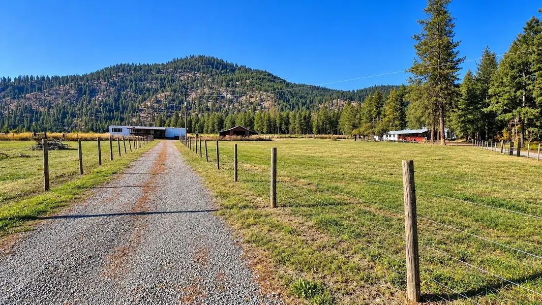 501 A Williams Lake Rd, Colville, WA 99114