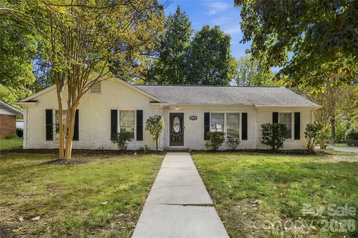 6500 Woodfield DR, Charlotte, NC 28215