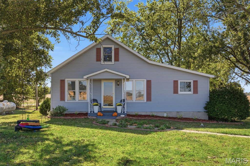 894 Rc Cardinal LN, Greenville, IL 62246