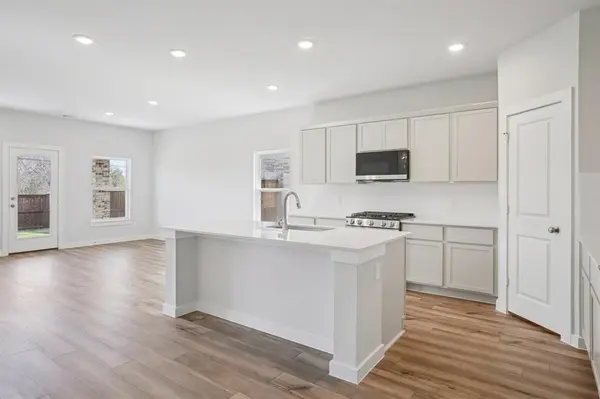 733 Vineyard Way, Forney, TX 75126