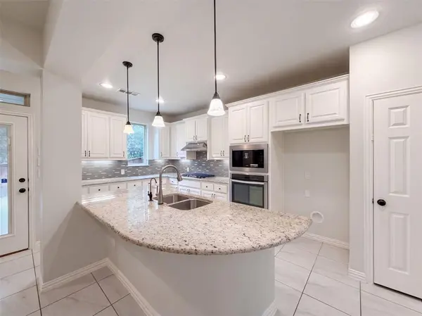 9332 Kaitlyn Court, Lantana, TX 76226