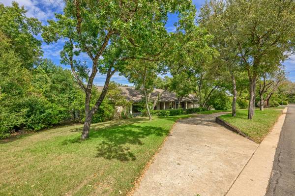 2 Boardman LN, Austin, TX 78746