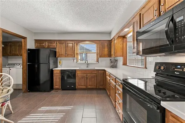 12204 MONROVIA ST, Overland Park, KS 66213