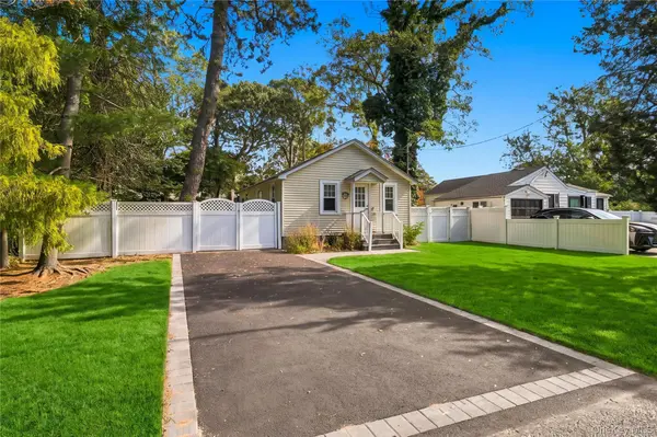 195 McKinley DR, Mastic Beach, NY 11951
