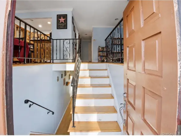 20 Tyler PL, White Plains, NY 10603