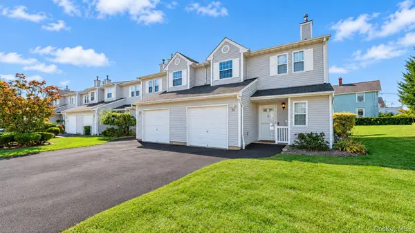 94 Smith AVE, Bay Shore, NY 11706