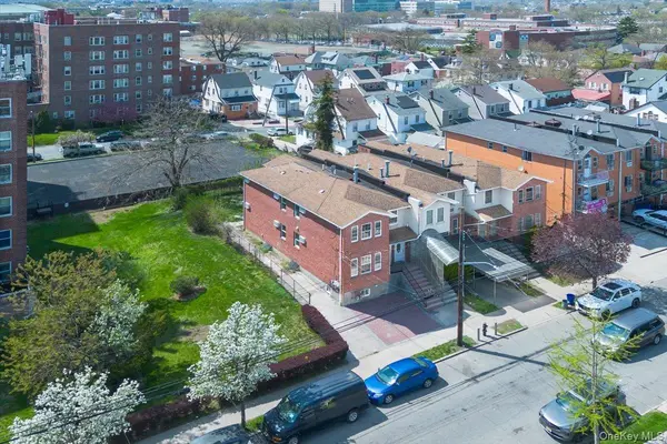 84-34 169th St, Jamaica Hills, NY 11432