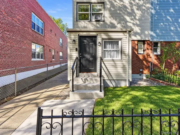 136-10 222nd ST, Laurelton, NY 11413