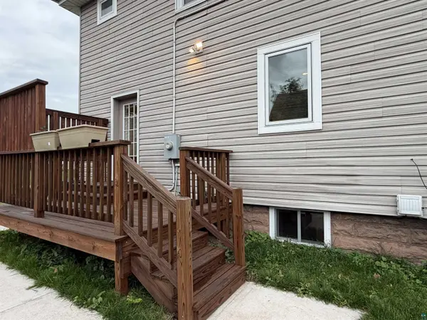 3105 W 3rd St, Duluth, MN 55806