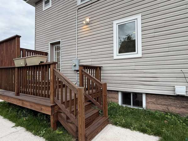 3105 W 3rd St, Duluth, MN 55806