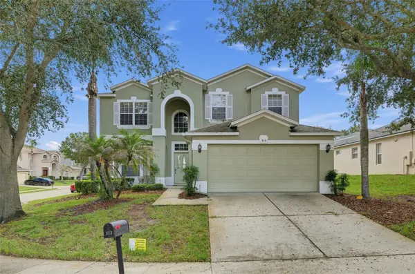 913 HENLEY CIR, Davenport, FL 33896