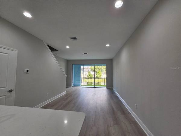 7725 93RD ST N, Seminole, FL 33777
