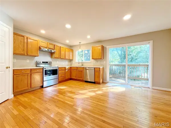 728 N Rock Hill RD, Rock Hill, MO 63119