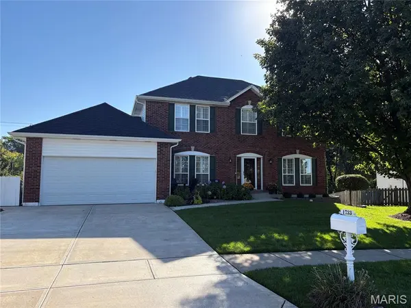 1733 Michaelwood CT, St Charles, MO 63303