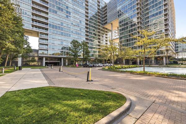 9715 Woods DR #1804, Skokie, IL 60077