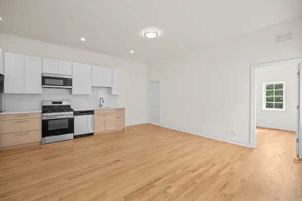 3107 N Harding AVE #2N, Chicago, IL 60618