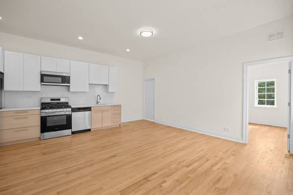 3107 N Harding AVE #2N, Chicago, IL 60618