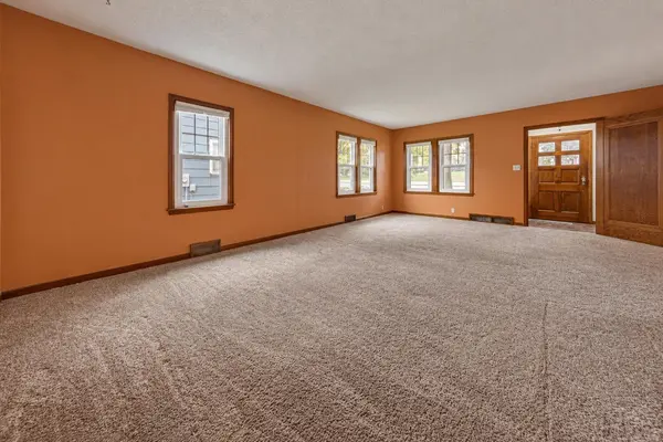 613 S Broadway ST, New Ulm, MN 56073