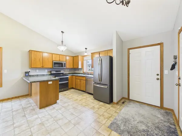 6724 Black Spruce ST, Saint Cloud, MN 56303