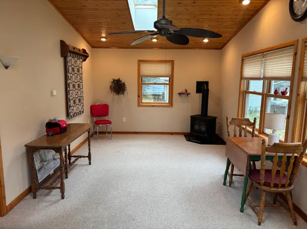 411 Thomas Hill RD, Jackson, MN 56143