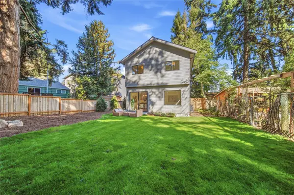14338 Bagley AVE N #unit B, Seattle, WA 98133