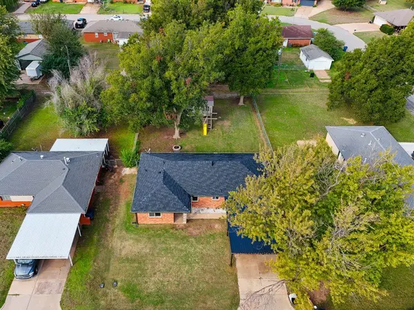 517 N Bell DR, Crescent, OK 73028