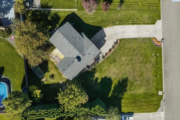 4243 King Dr, West Richland, WA 99353