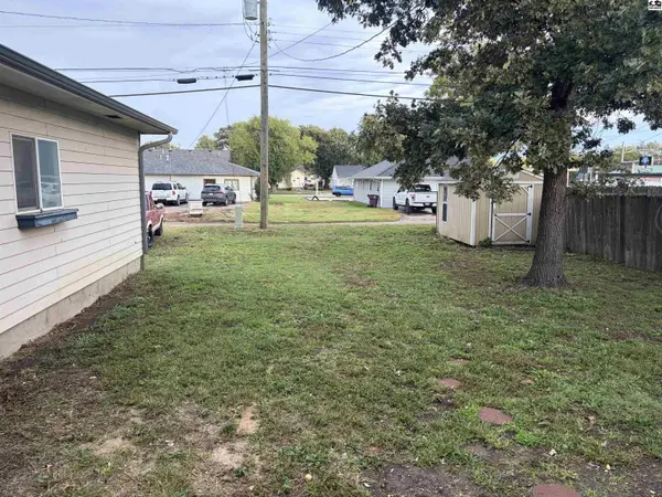 818 N Maple St, Mcpherson, KS 67460-0000