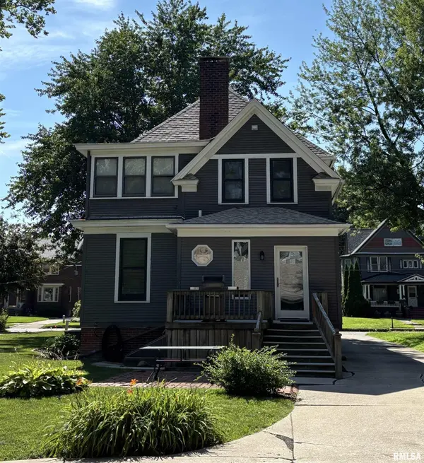 1067 N CHERRY ST, Galesburg, IL 61401