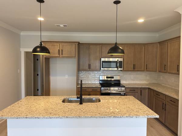 565 W Foxrun, Springfield, TN 37172