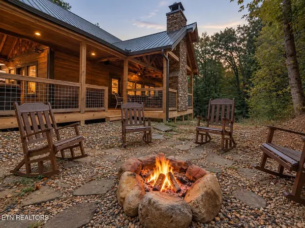 2762 Sawmill Branch Drive, Sevierville, TN 37862