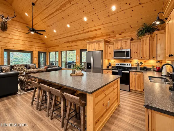 2762 Sawmill Branch Drive, Sevierville, TN 37862